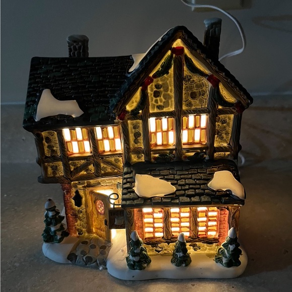 The Tea Cozy, Santa’s Workbench Collection, 2002 - Picture 9 of 16